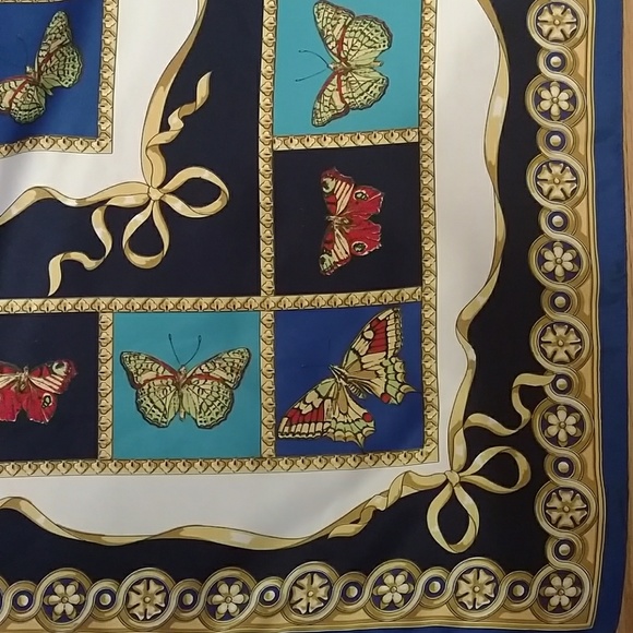 VTG Italian Butterfly Design Scarf - Picture 5 of 6